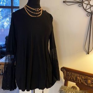 Monoreno black top with bell laced sleeves